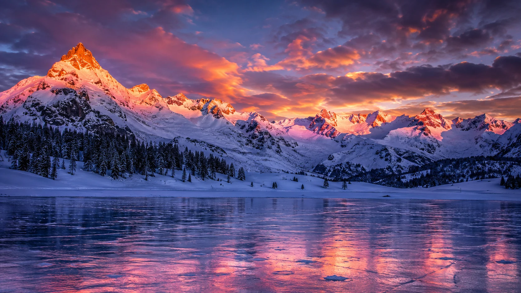 Mountain alpenglow sunset AI image prompt — 4K golden hour landscape