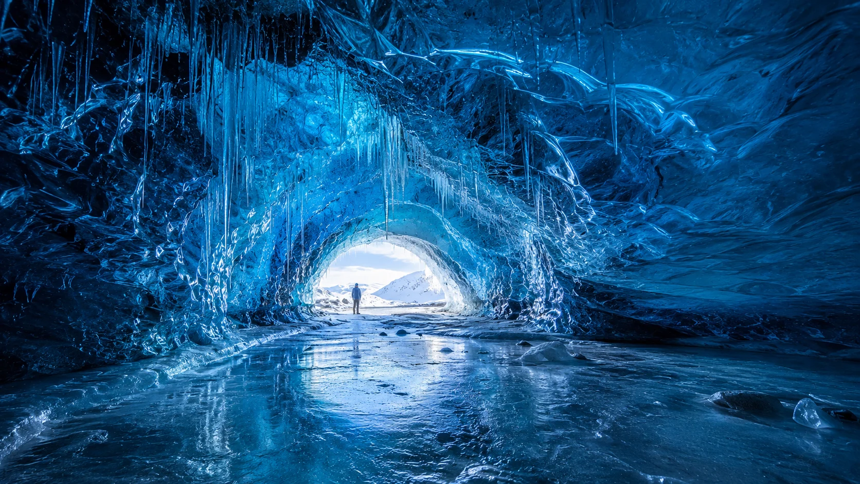 Icy cave interior AI nature photography prompt — 4K glacial scene